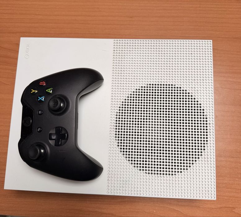 Vand Xbox One S.