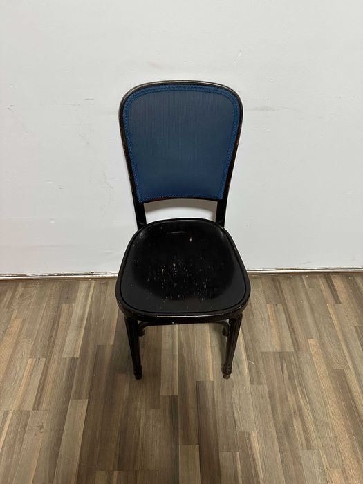 Scaun Vintage din lemn; Scaun cu spatar tapitat
