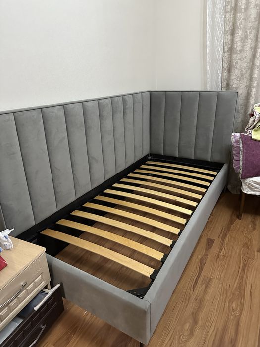 Кровать почти новая