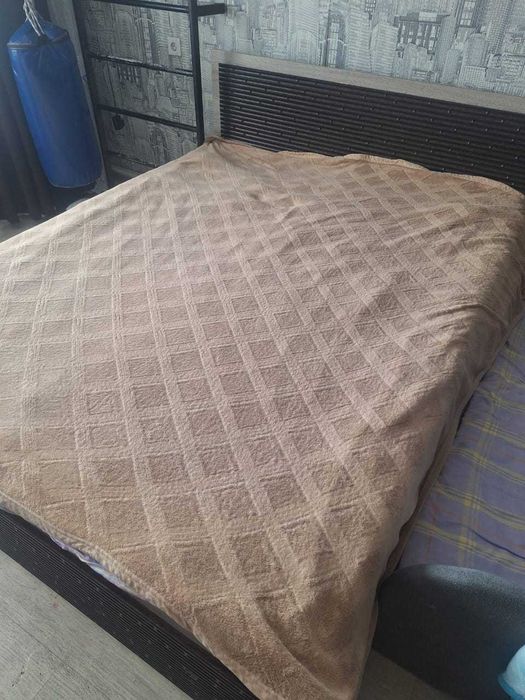 Продаётся  кровать 2-х спальная