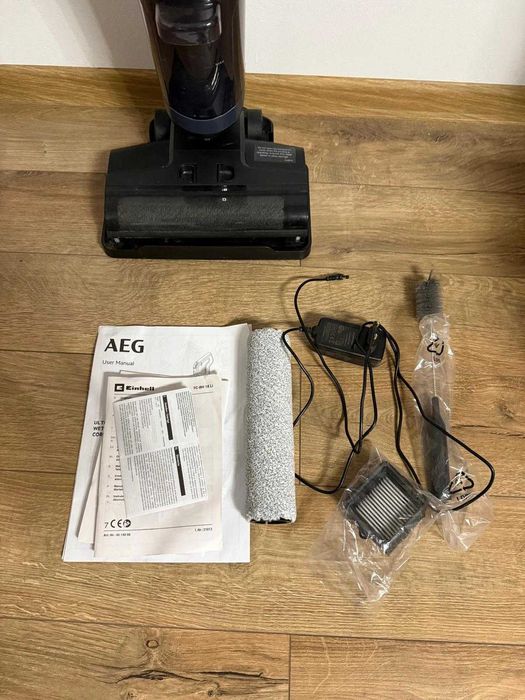Aspirator AEG AW81U3DB Ultimate 8000 Wet & Dry