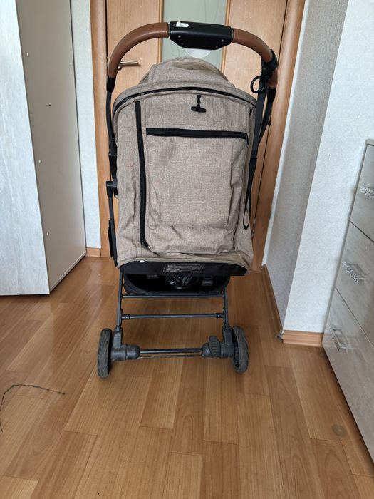 Коляска прогулочная