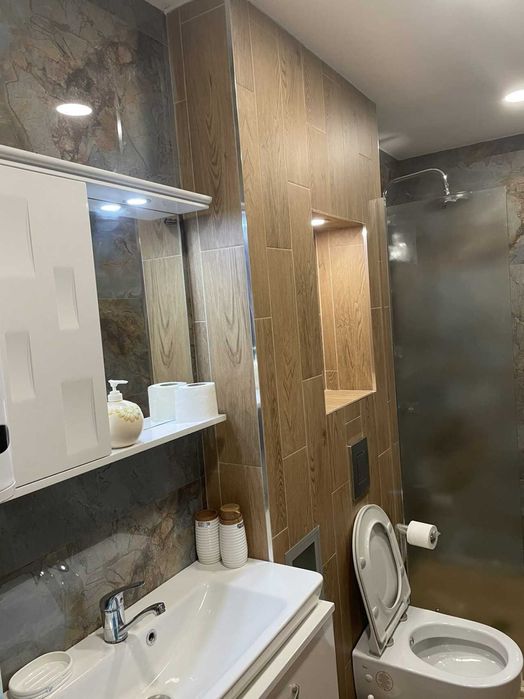 Продава се Тристаен апартамент в Пловдив, Остромила - 95 кв.м за 940 €/кв.м - Снимка #8