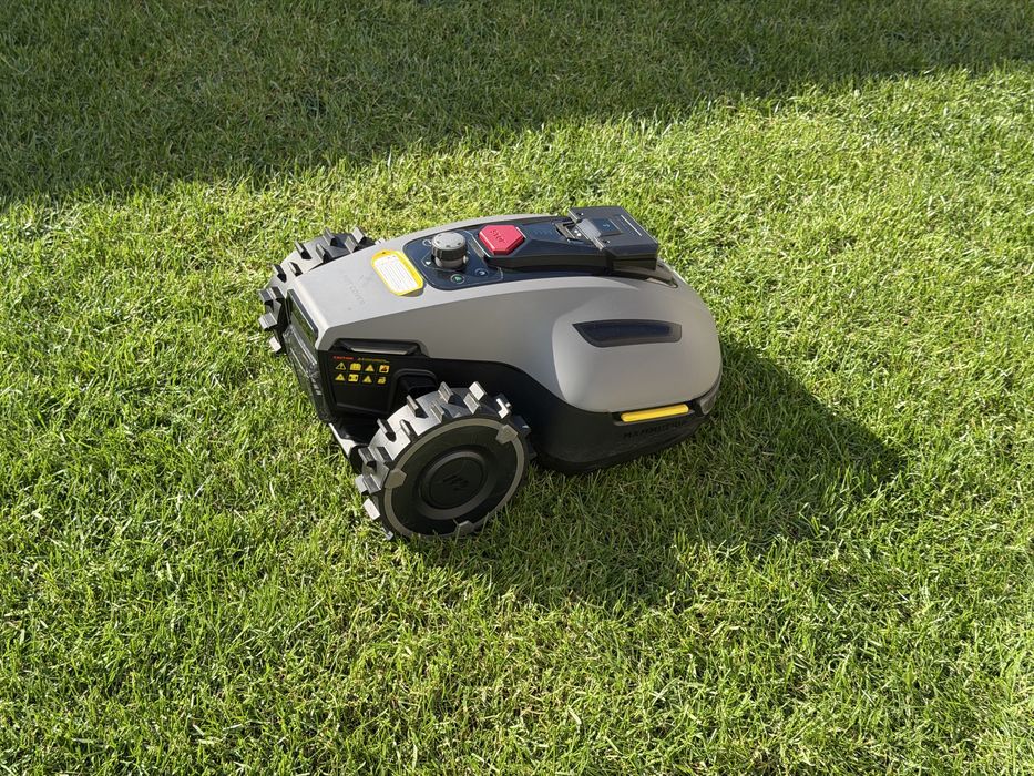 Robot de tuns iarba gazonul Mammotion Yuka Mini 800 fara fir cu garantie 2028