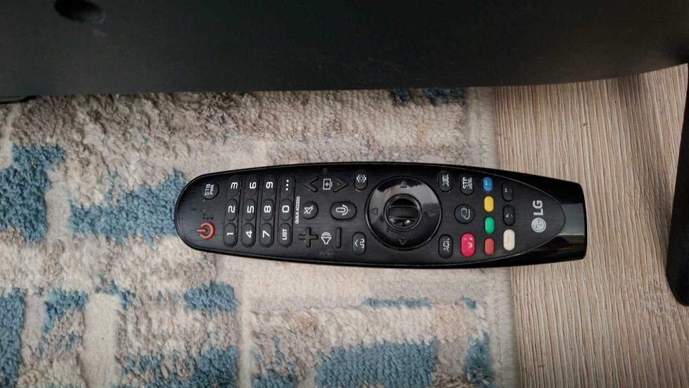 Телевизор LG Смарт 109 см