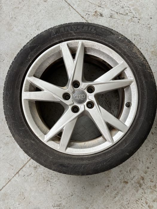 Vând 2 Roti, Jante originale Audi pe 17 cu cauciucuri de vară
