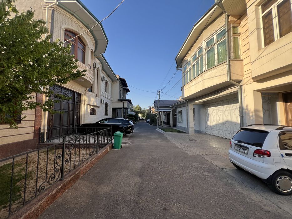 Дом центр луначарского 3,2 соток,цена 230000 у,е