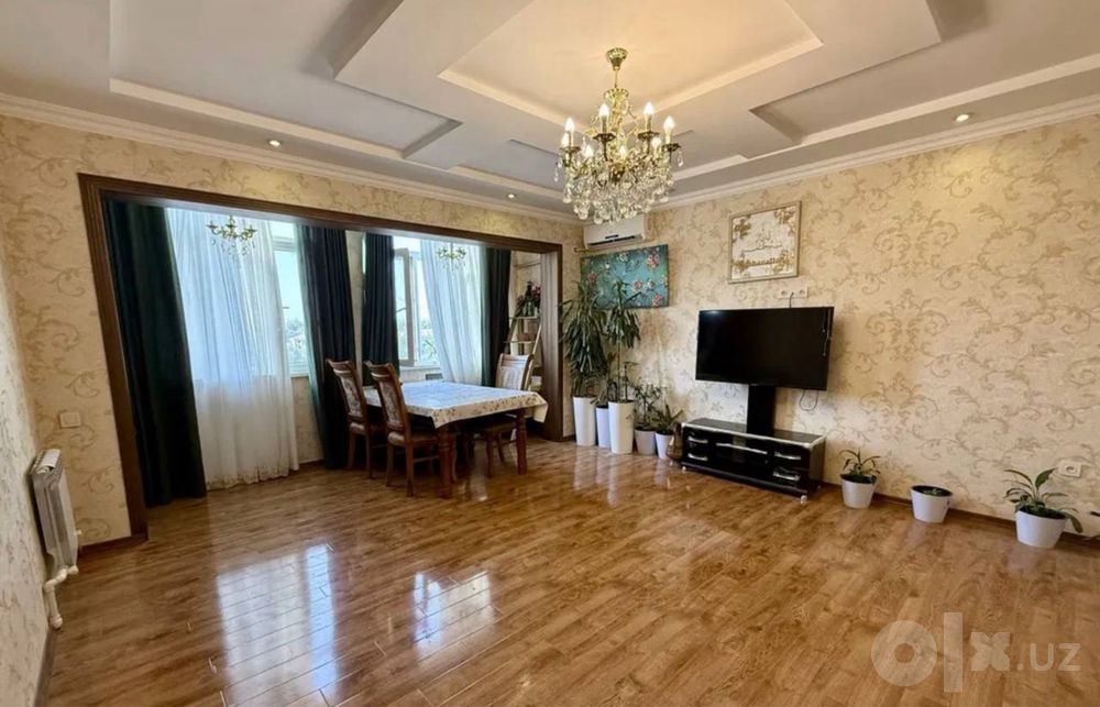 Максим Горкий метро 3 ком сотилади