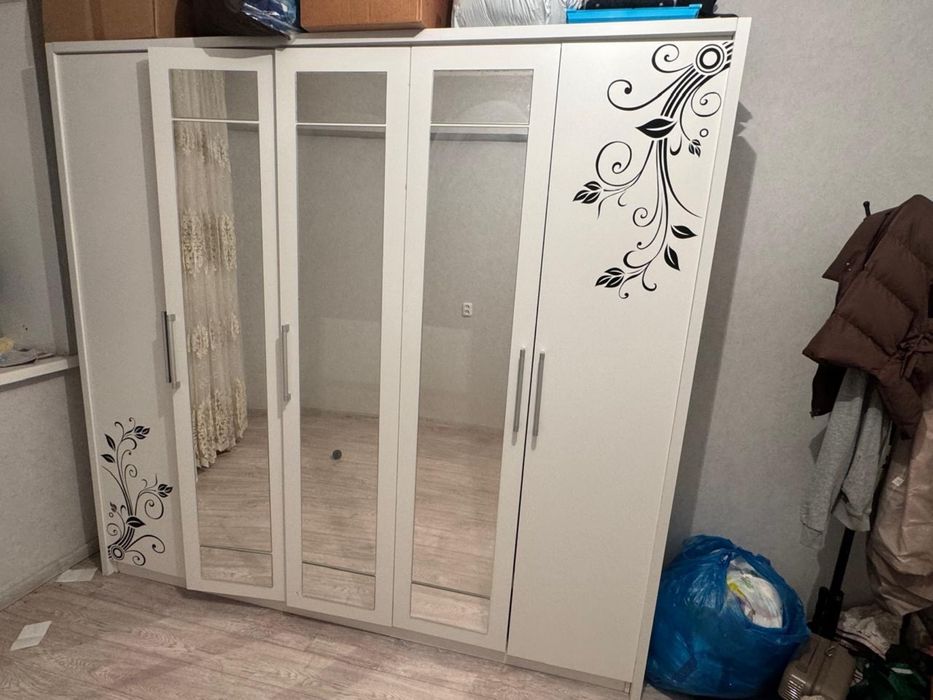 Продам шкаф в хорошем состоянии