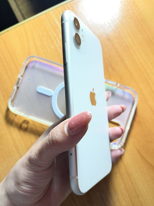 iPhone 11, в отличном состоянии