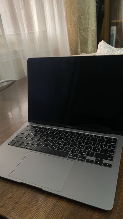 Продается MacBook air 2020
