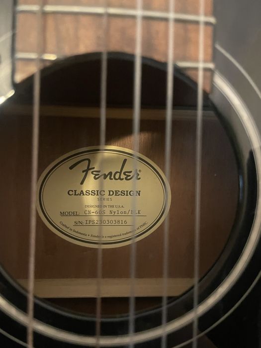 Chitara fender noua, o coarda lipsa, dar am comandat altele noi