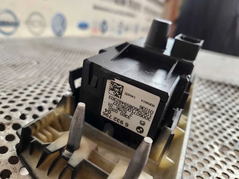 Bloc Lumini Bmw E90 E91 E92 E93 X1 E84 E81 E87 Cu Functia Auto Si Proiectoare Ceata Cod  - Dezmembr