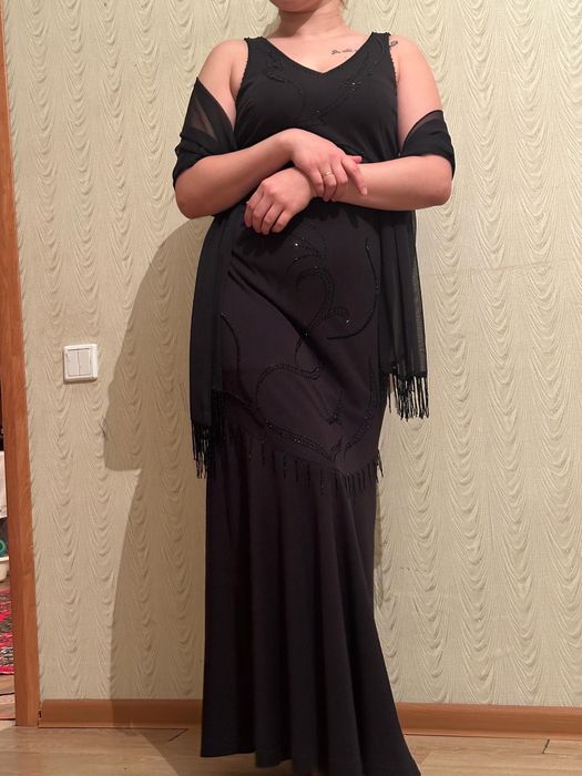 Продам все платья дешево