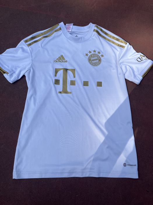 Оригинала тениска на Байерн Мюнхен 2022/2023 away kit