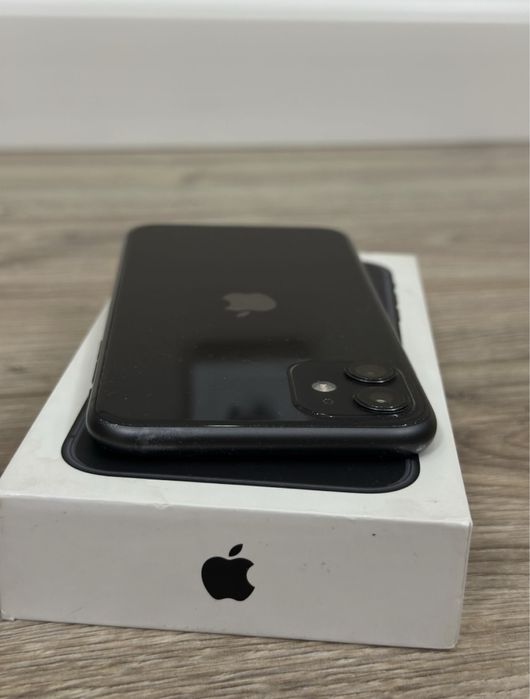 Смартфон iPhone 11
