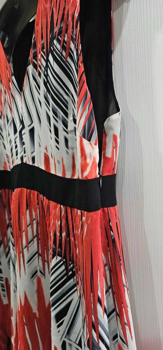 Продам стильное платье-сарафан в пол