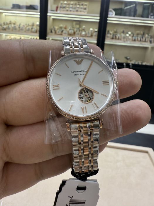 Новогднии Скидки Emporio Armani