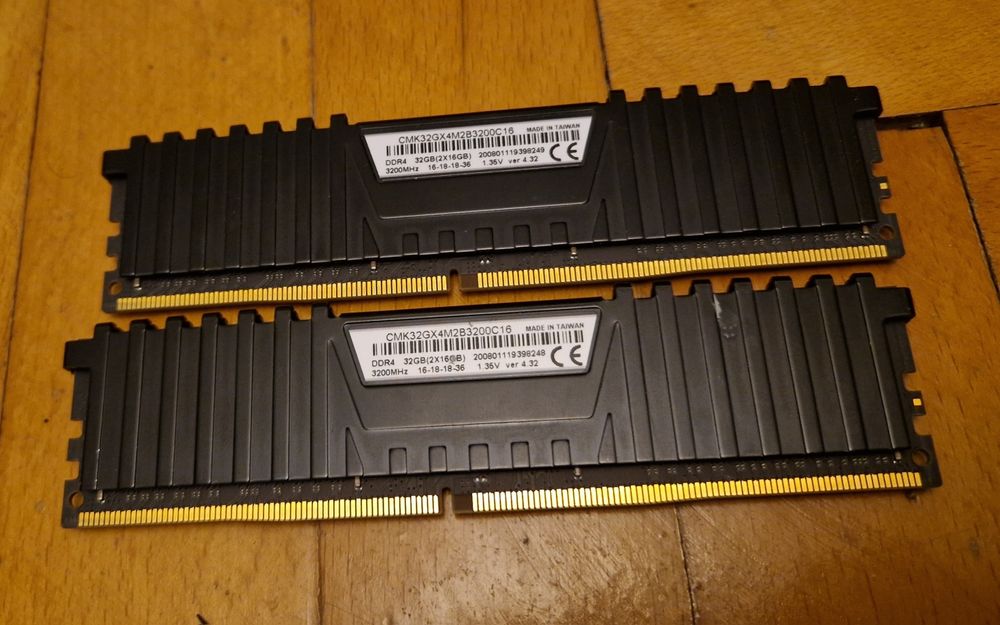 Kit memorii RAM 32GB Corsair Vengeance LPX DDR4 3200MHz