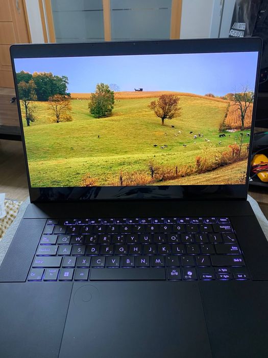 Asus proart p16  yahshi holatda