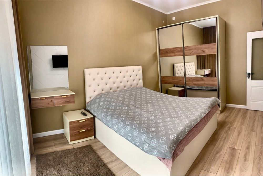 Аренда    дома  5 комнат ориентир Азербайджанский  центр