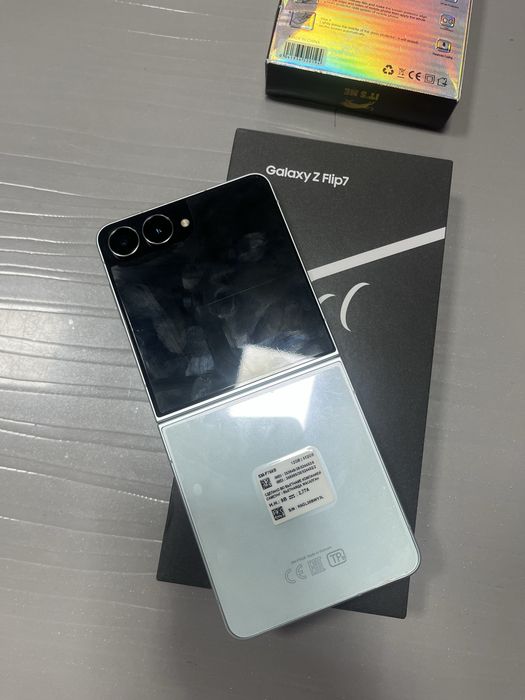 Galaxy  Z  Flip7