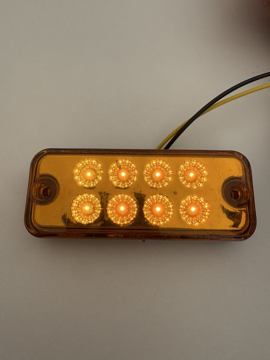 LED габарит червен 8 диода 12V за камион, ремарке, бус