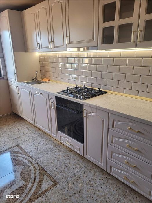 Apartament la casă | 100 mp | Zona Modern | 3 niveluri | 2 dressi