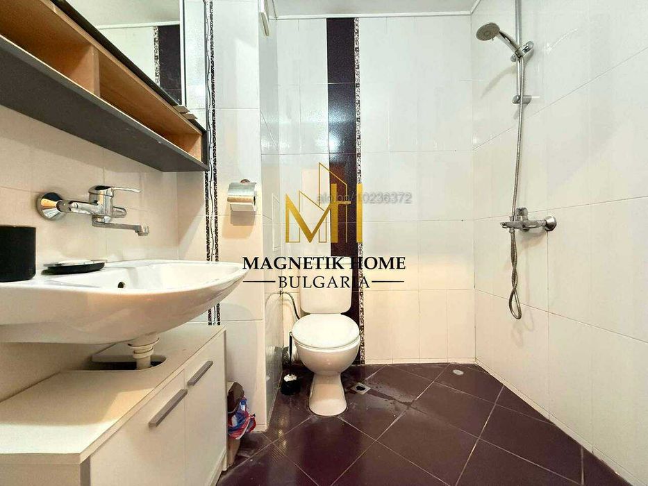 Разкошен ЧЕТИРИСТАЕН апартамент с 2 ПАРКОМЕСТА в ж.к. Лазур