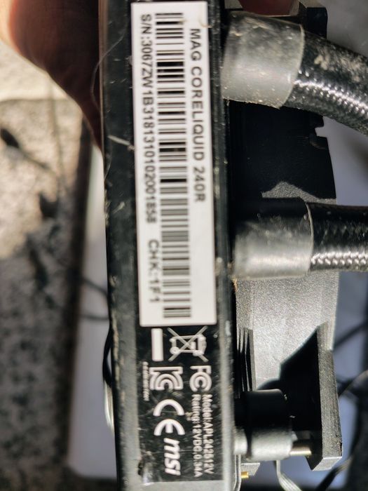 Cooler Msi ; cu lichid de vânzare