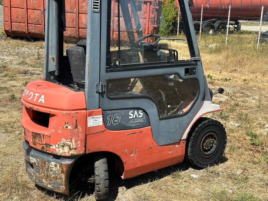 Dezmembrez stivuitor electric TOYOTA