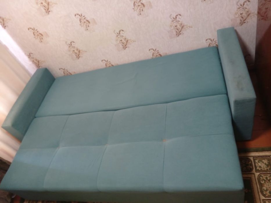 Продам диван в хорошем состоянии.