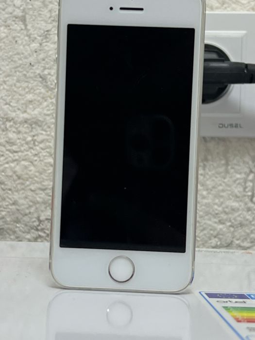 Iphone 5 se silwer