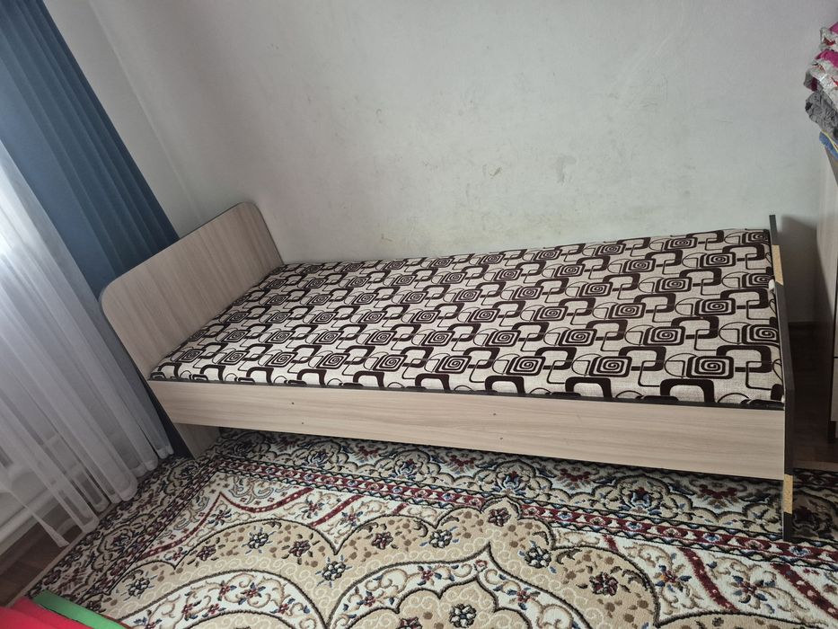 Тахта в хорошем состоянии