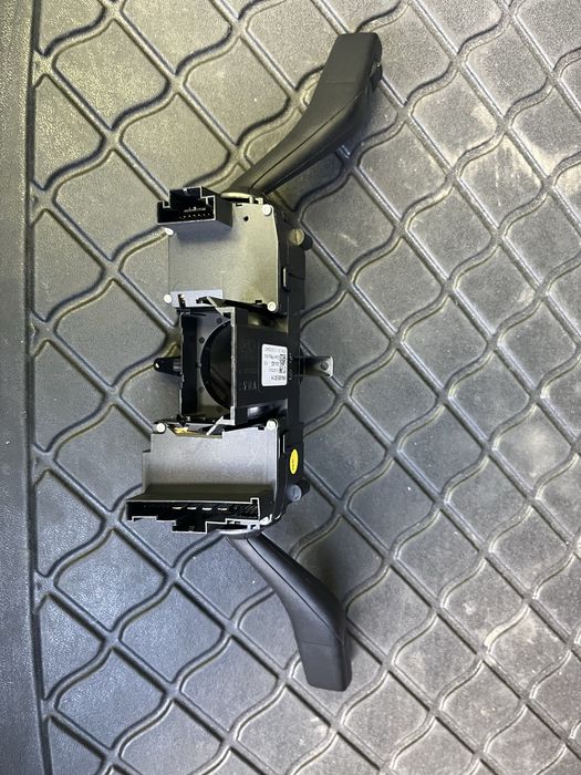 Превключвател на кормилна уредба vw group skoda