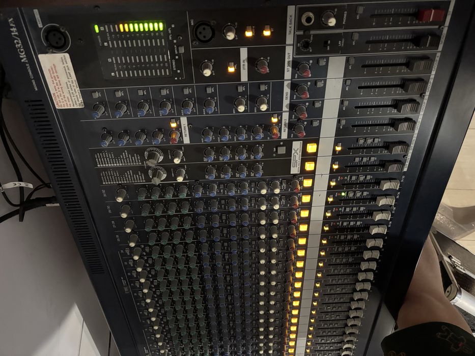 Mixer Yamaha MG32