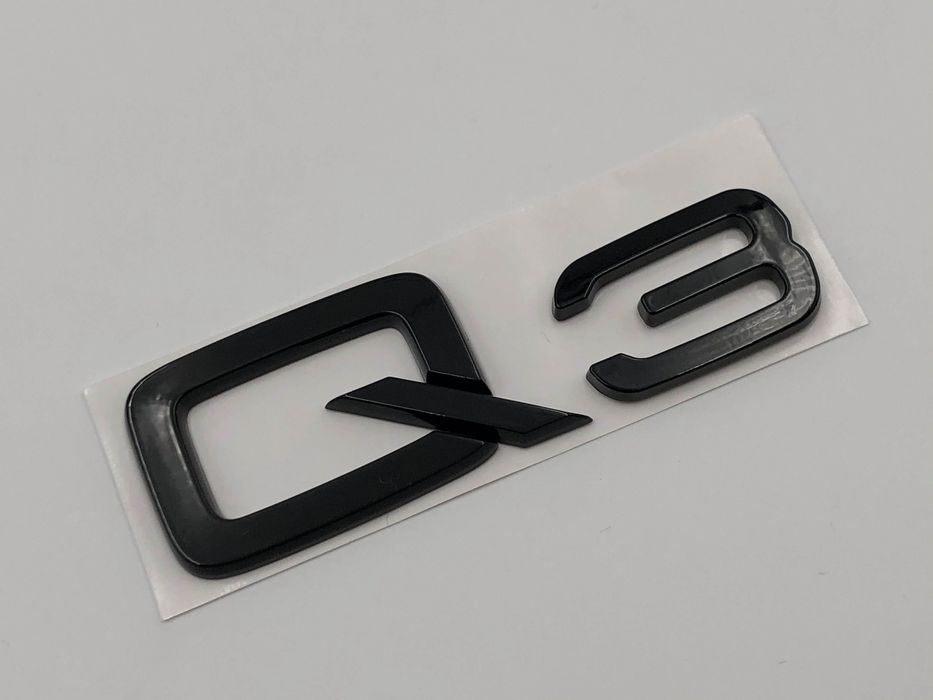 Emblema Audi Q3 spate negru