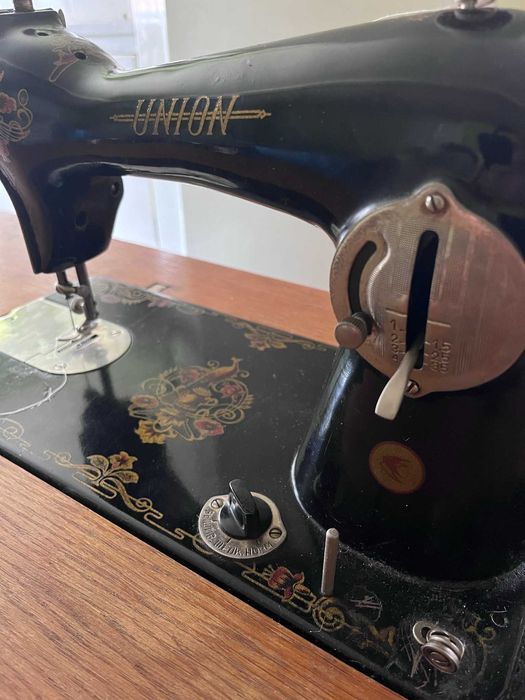 Крачна руска шевна машина UNION !!!