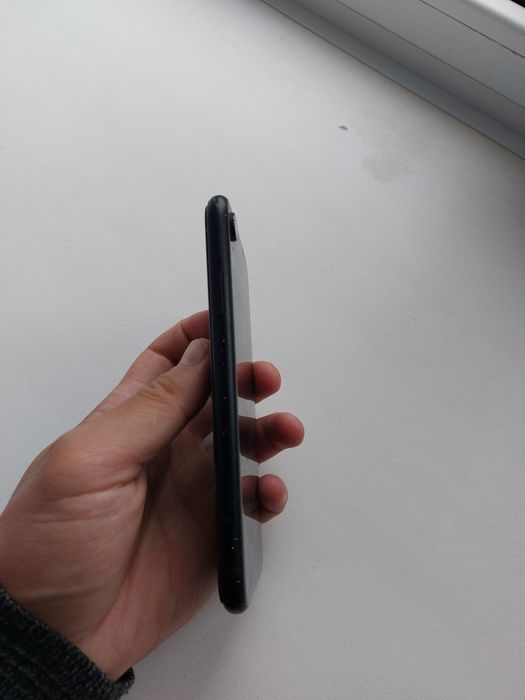 Продам iPhone xr