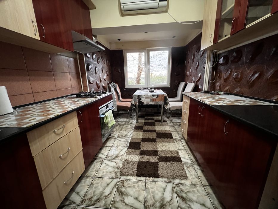 Apartament 2 camere etajul 1 decomandat Micalaca 700