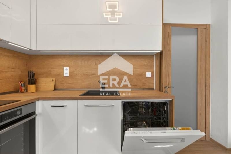 Продава се Двустаен апартамент в Варна, м-т Траката - 53 кв.м за 1317 €/кв.м - Снимка #4