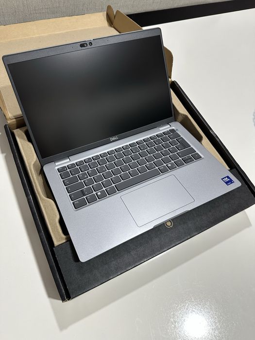 Чисто НОВ! Лаптоп Dell Latitude 5450 Ultra 5
