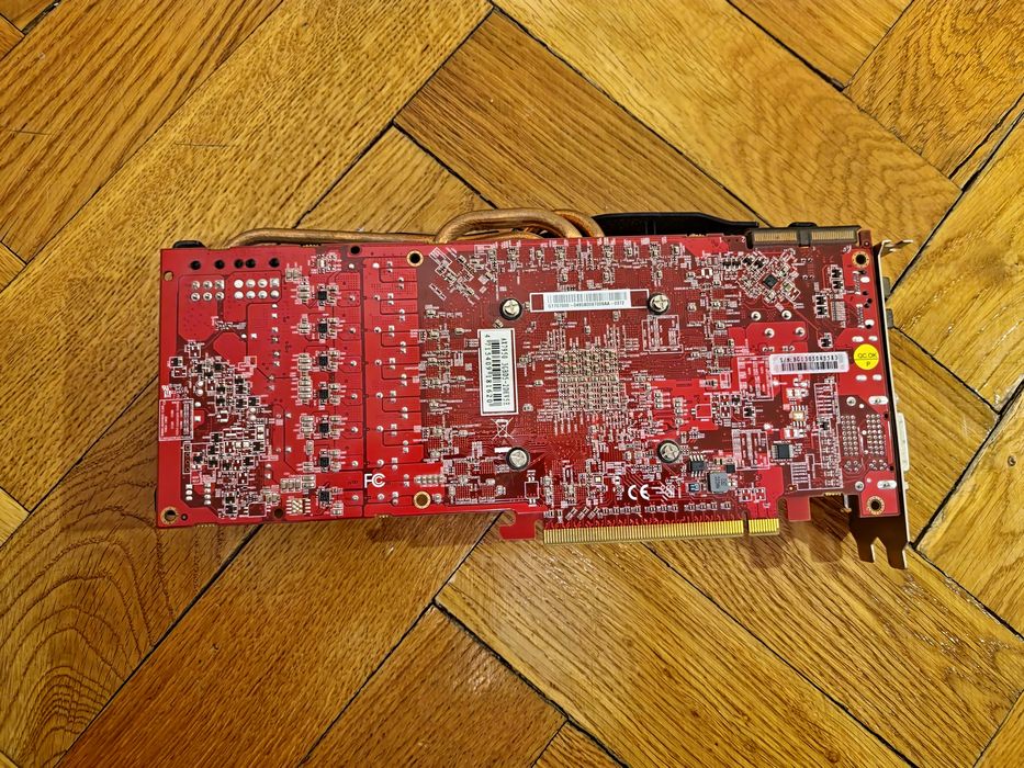 Видеокарта Radeon HD7950