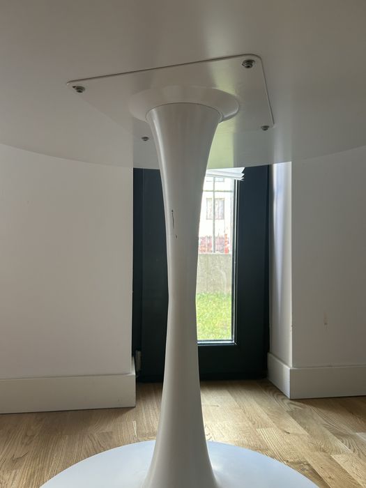 Vand urgent! Masa rotunda, achizitionata de la Jysk, stare buna