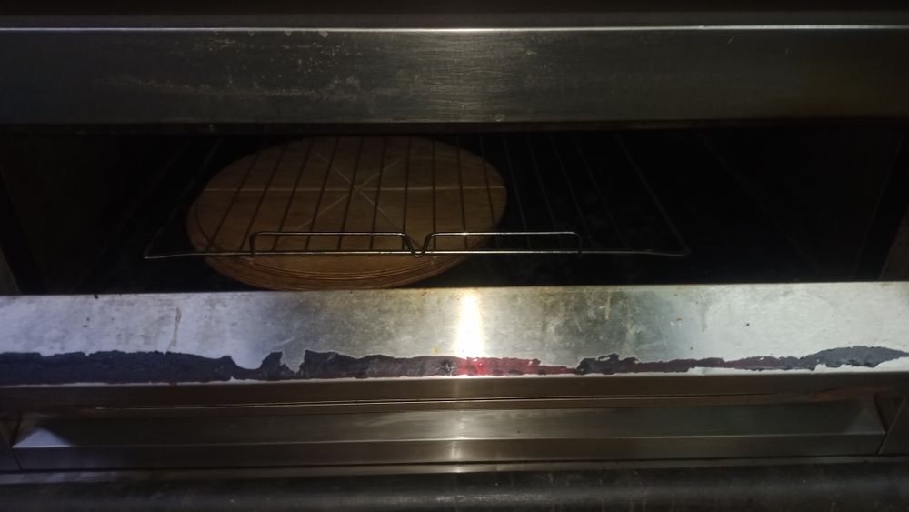 Продам духовку !