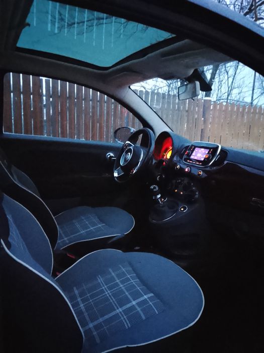 Vând mașină FIAT 500 .