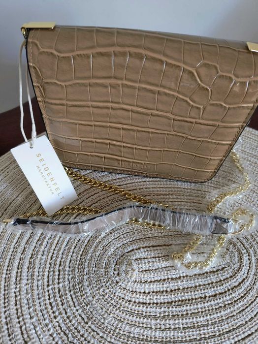 Poșetă Seidenfelt Manufaktur – Tuuli Small Crossbody în nuanța Sand/Gold.