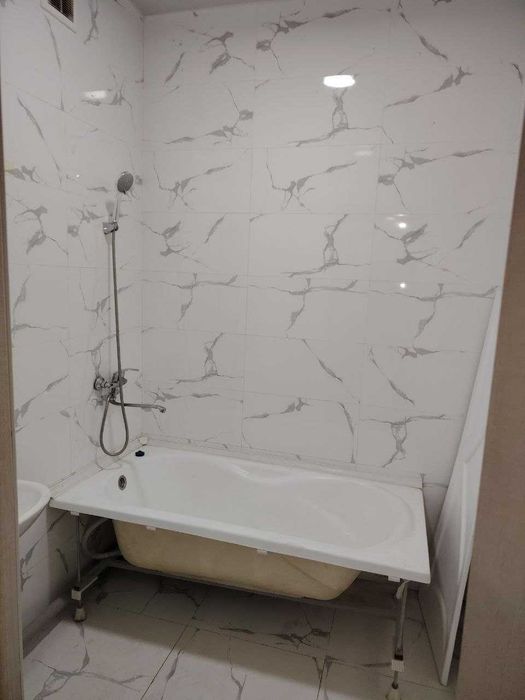 сотилади 4хонали квартира Янгихаёт тумани