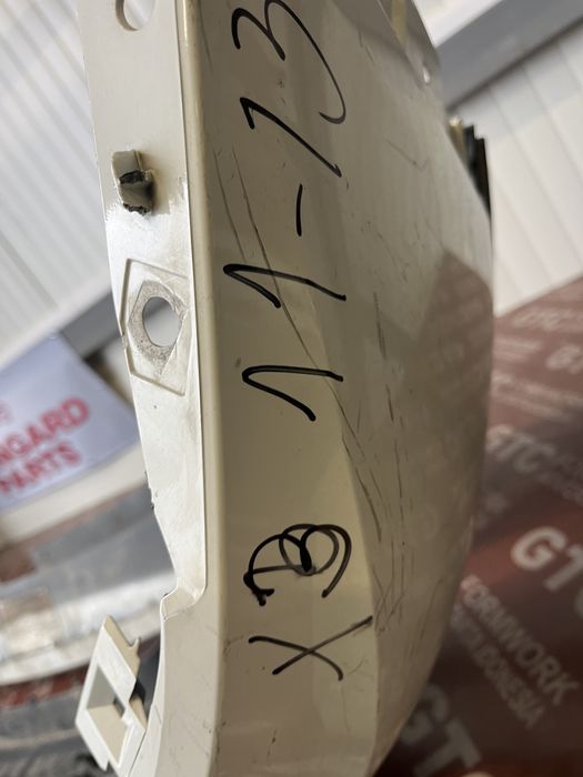 2 броя предна броня BMW X3 2011-