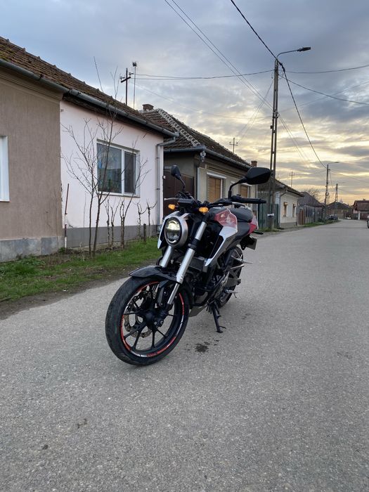 Vand Honda cb 125 r